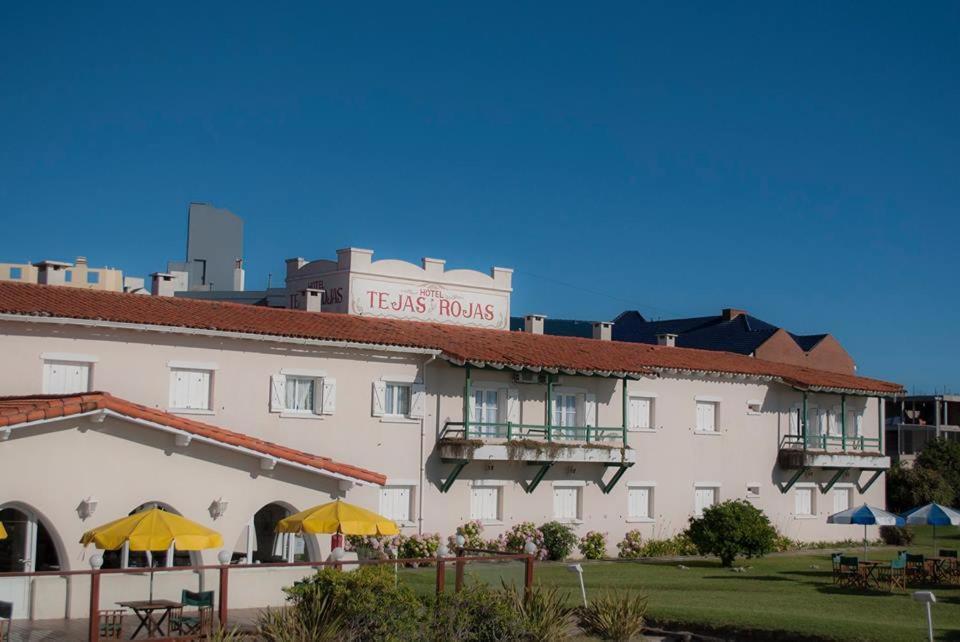 108 Y El Mar - Hotel Tejas Rojas Villa Gesell Exterior foto